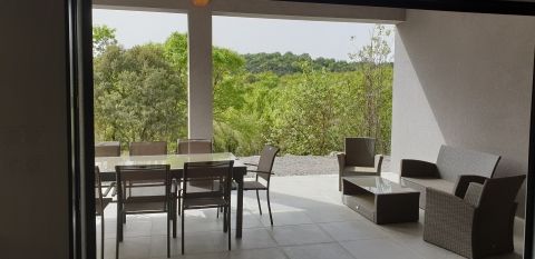 Jolie vue depuis la terrasse des gites du Domaine de Faveyrolles en Sud Ardeche